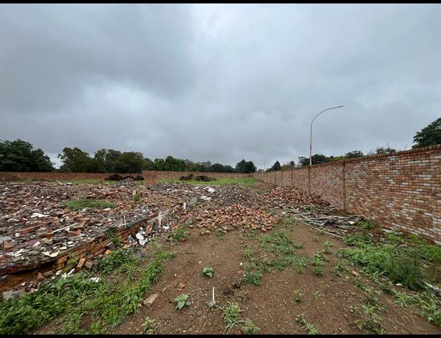 4,700M² VACANT LAND FOR SALE IN SELECTION PARK INDUSTRIAL
